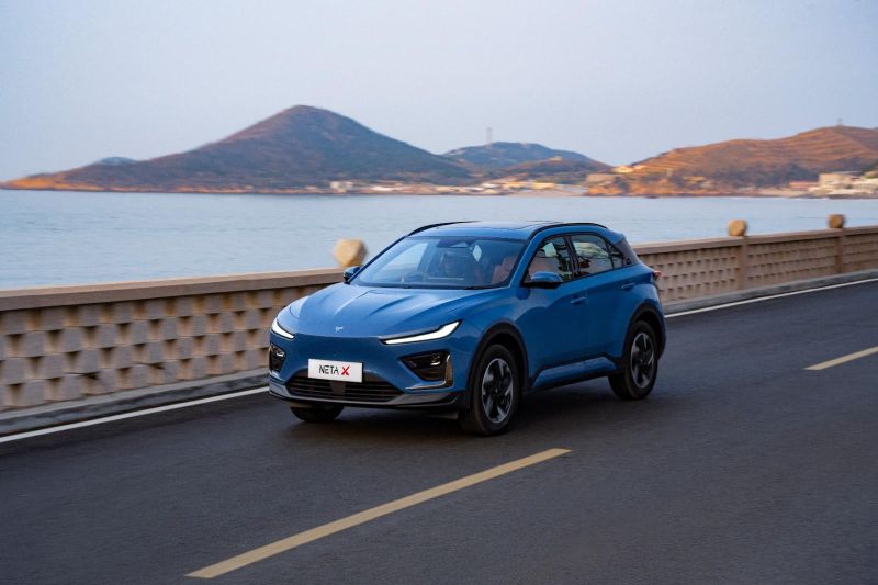 Tips Berkendara Aman Mobil Listrik ala NETA