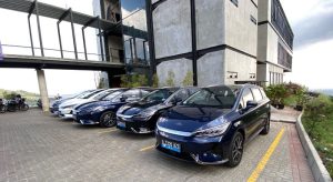 Uji Performa BYD M6 Rute Jakarta-Bandung, Innova Zenix Perlu Panik!