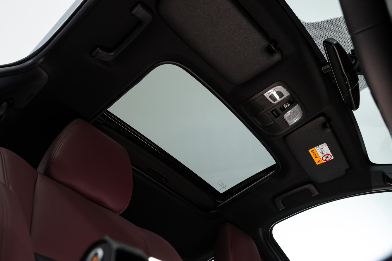 Sunroof di kabin Mitsubishi new Pajero Sport