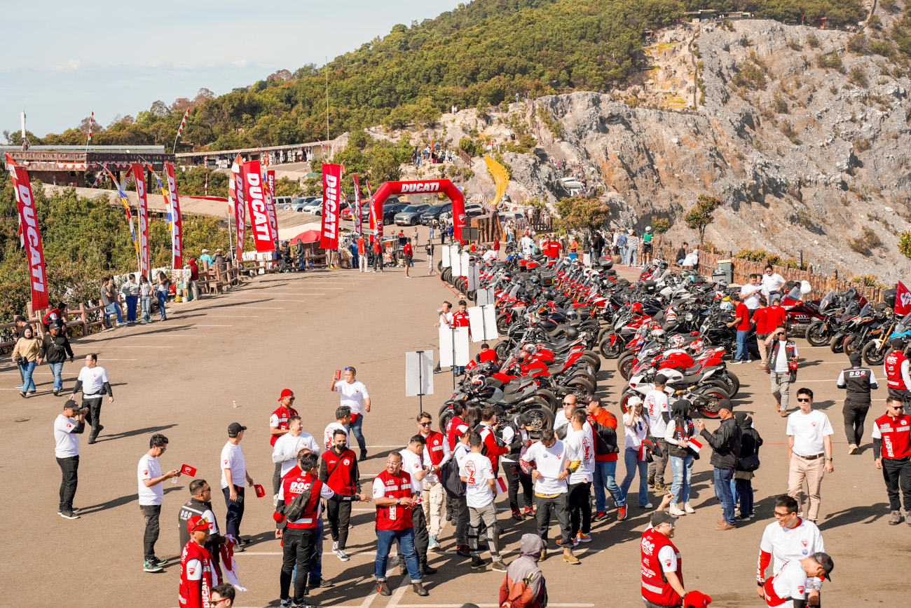 Munas Ducati Official Club Indonesia Sahkan Presiden Baru Keseruan komunitas DOCI di Tangkuban Parahu