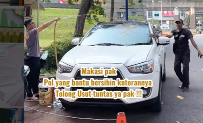 Mitsubishi Outlander Sport warna putih milik Anita jadi sasaran pelemparan tinja