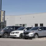 Kelebihan dan Kekurangan Membeli Mobil Bekas di Dealer Mobil Konvensional