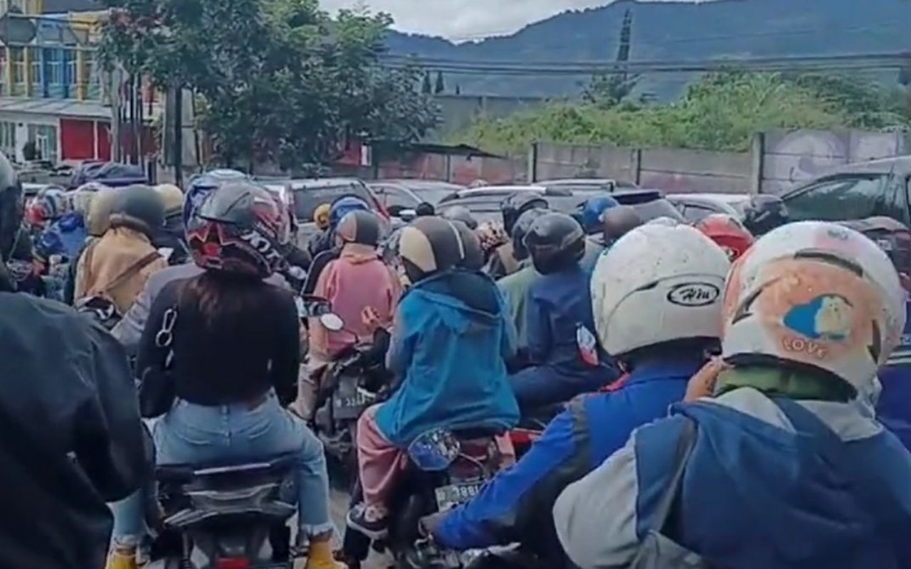 Penyebab macet horor di kawasan puncak