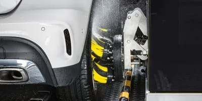 Teknologi Robotik di Monro CleanPark pakai brand Karcher Germany 