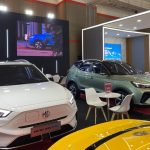 Makan Korban, Ini Penampakan MG ZS EV Putih Mundur Hajar Booth di GIIAS Bandung 2024 - Tuwaga