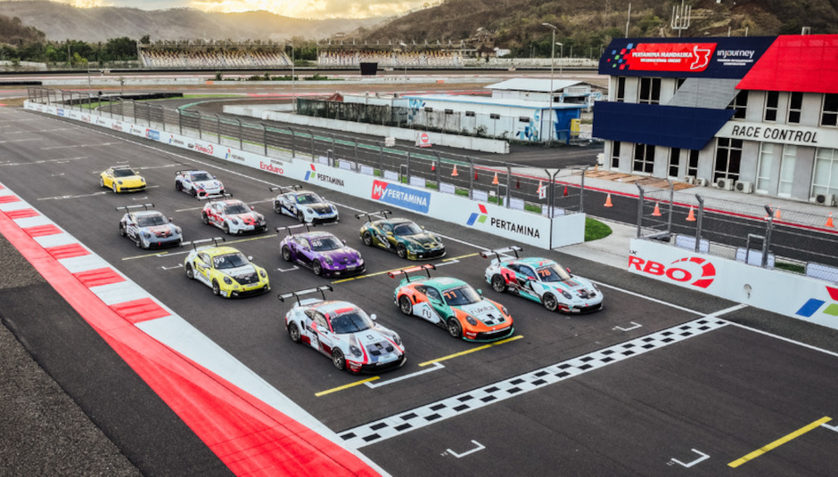 Serunya Balapan Pertama Porsche Sprint Challenge Indonesia 2024