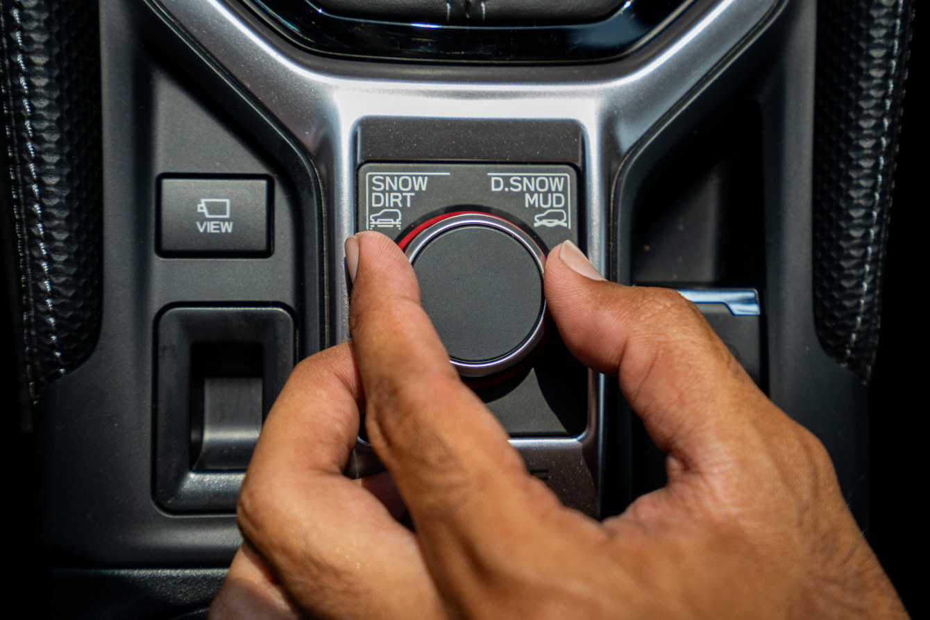 Fungsi X-MODE yang makin pintar dalam membantu pengemudi menaklukan berbagai medan dengan tingkat Safety tertinggi