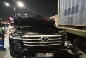 Kecelakaan Maut di Tol Layang Pettarani Merenggut Nyawa Owner Pallubasa Serigala, Mobil Land Cruiser Remuk!