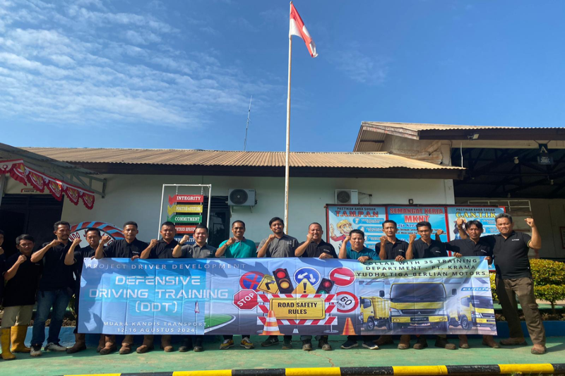 Promo kemerdekaan Mitsubishi Fuso