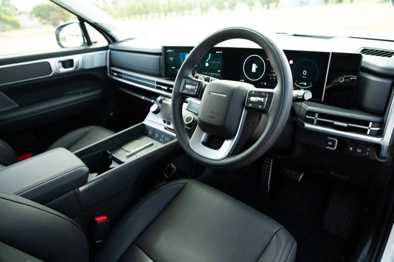 Hyundai Santa Fe terbaru sudah uji jalan di Jakarta