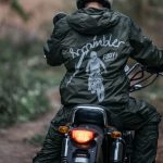 Jas Hujan Jenis Ini Jangan Pernah Dipakai, Nyawa Taruhannya - Tuwaga