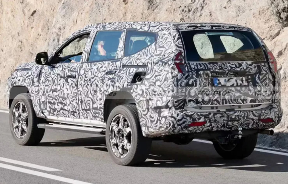 Penantian Sirna, Mitsubishi Pajero Sport Baru Unjuk Diri Jelang Fortuner Baru Rilis Buritan identik dengan generasi saat ini, Mitsubishi Pajero Sport baru pakai velg anyar 20 inci