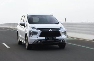 Tips Membiasakan Diri Beralih Nyetir Mobil Transmisi Manual ke Otomatis