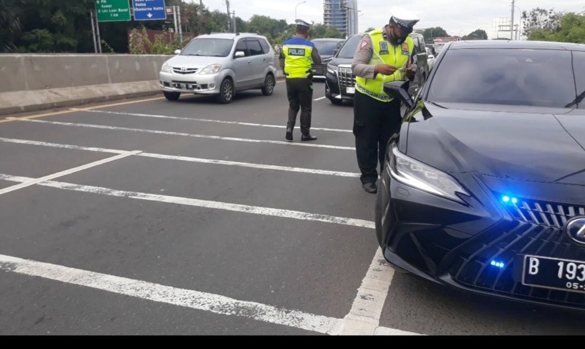 Aturan penggunaan lampu sirine dan rotator