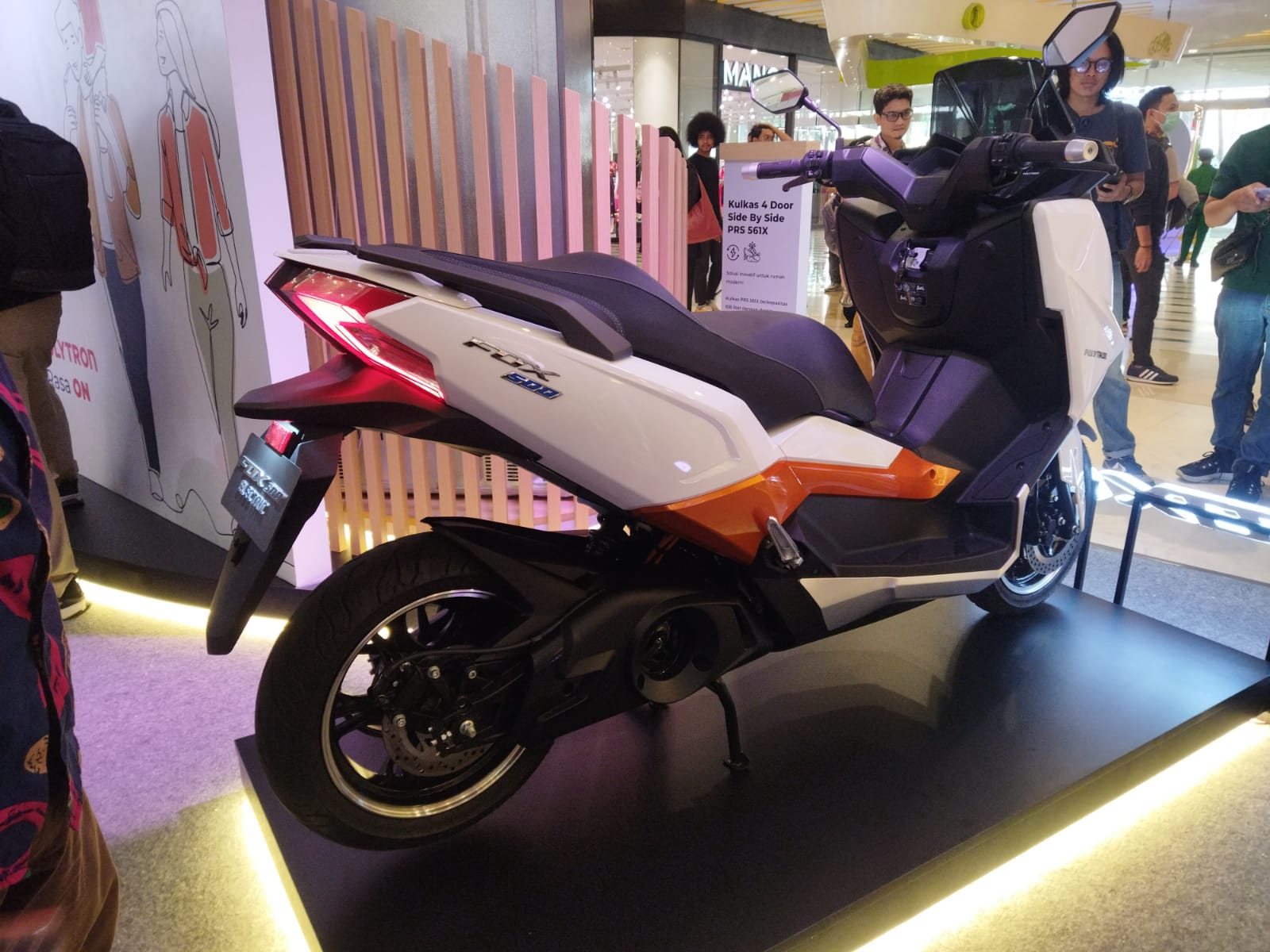 Enak Nih POLYTRON Kasih Subsidi dan Gratis Sewa Baterai Setahun Spesifikasi dan Harga Polytron Fox-500 Gabungkan Performa dan Kenyamanan