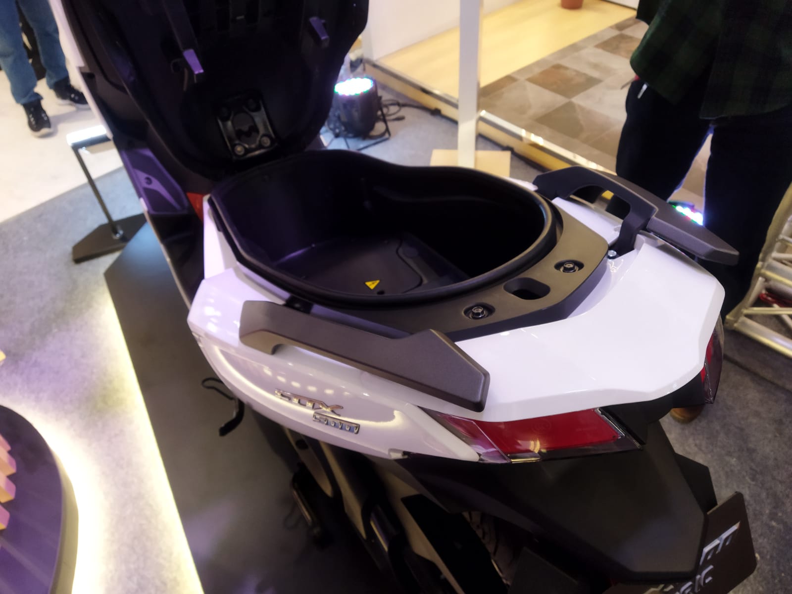 Spesifikasi dan Harga Polytron Fox-500 Gabungkan Performa dan Kenyamanan Ruang bagasi lega