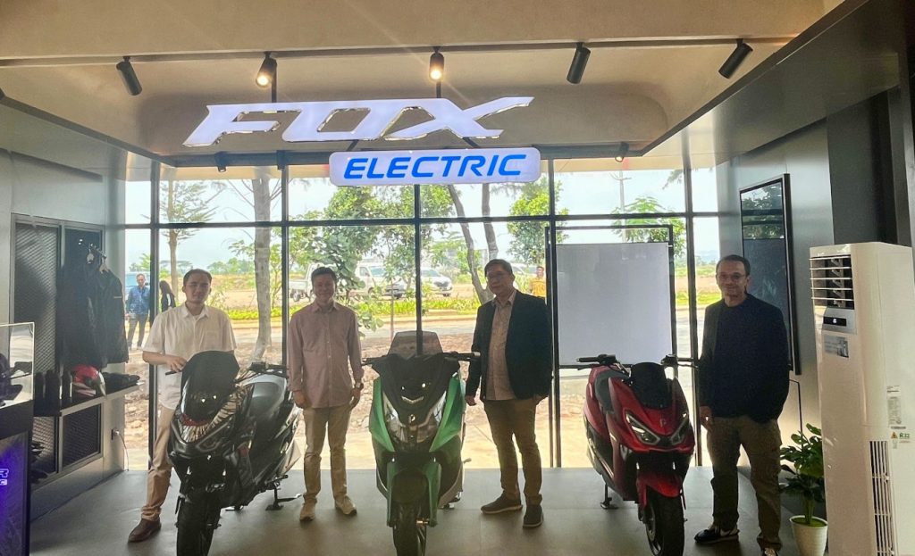 Polytron Resmikan Showroom di Semarang