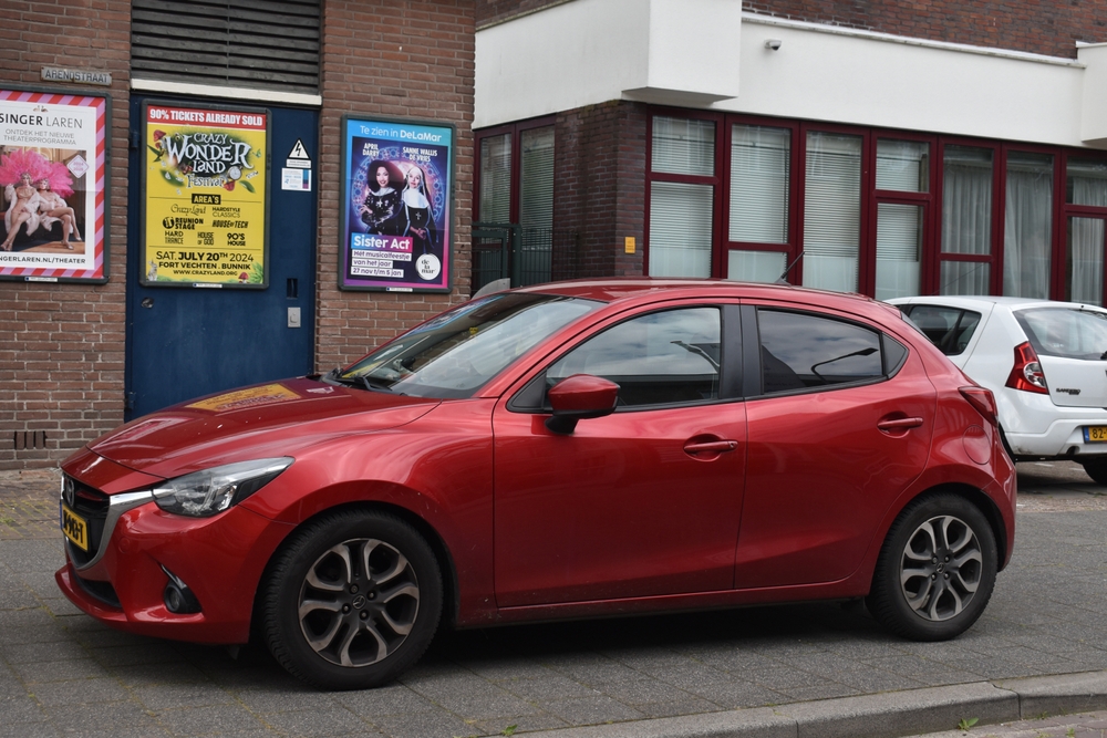 10 Daftar Mobil Bekas Harga 200 Jutaan: Pilihan Terbaik di Tahun 2024 Mazda 2