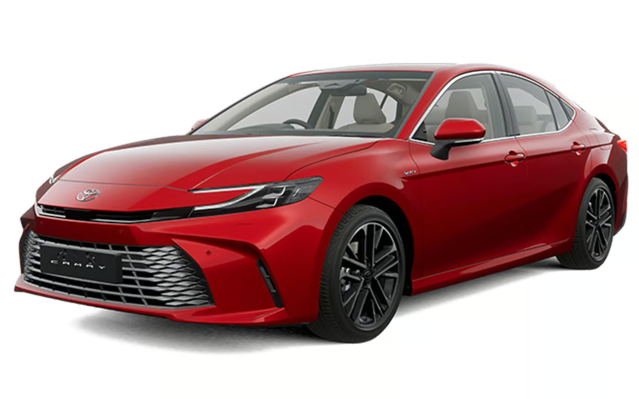 Fascia model "kepala martil" turut diusung Camry baru yang 35 mm lebih panjang dibanding pendahulunya