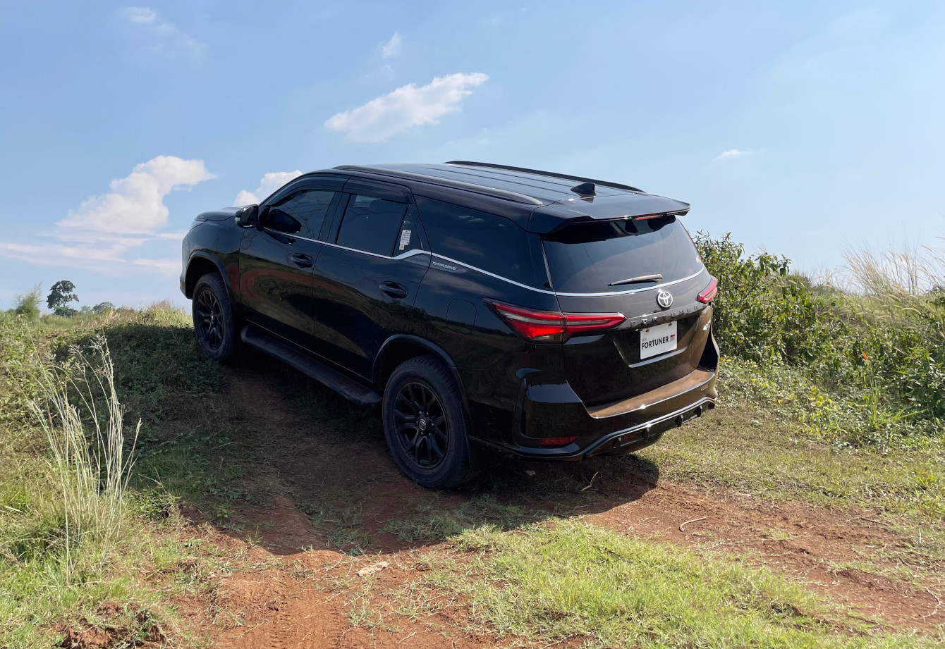 Menerjang medan off-road, Toyota Fortuner terbaru dibantu efektivitas fitur locker gardan