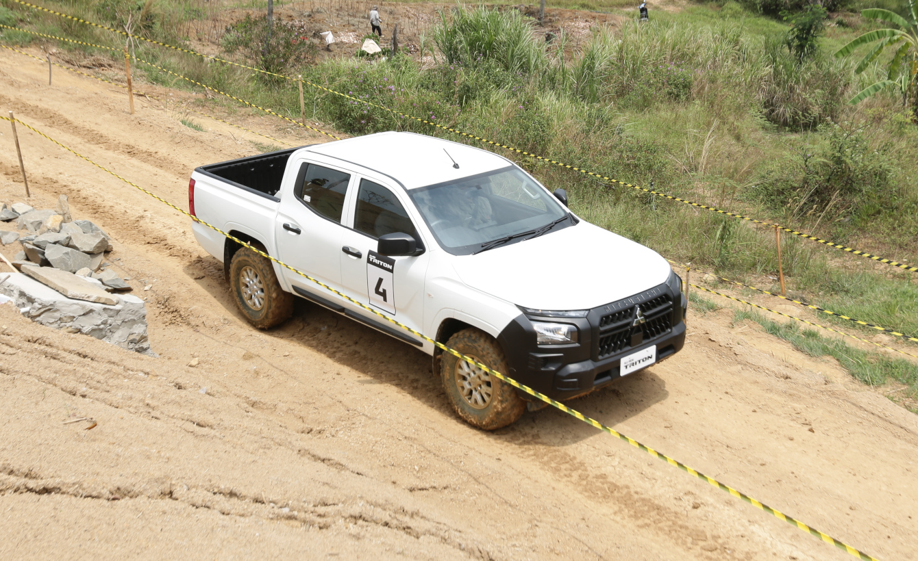 Unit pamungkas  di Indonesia ialah tipe Exceed 4x4 MT dan Ultimate 4x4 AT rilis tenaga 184 hp dan torsi 430 Nm