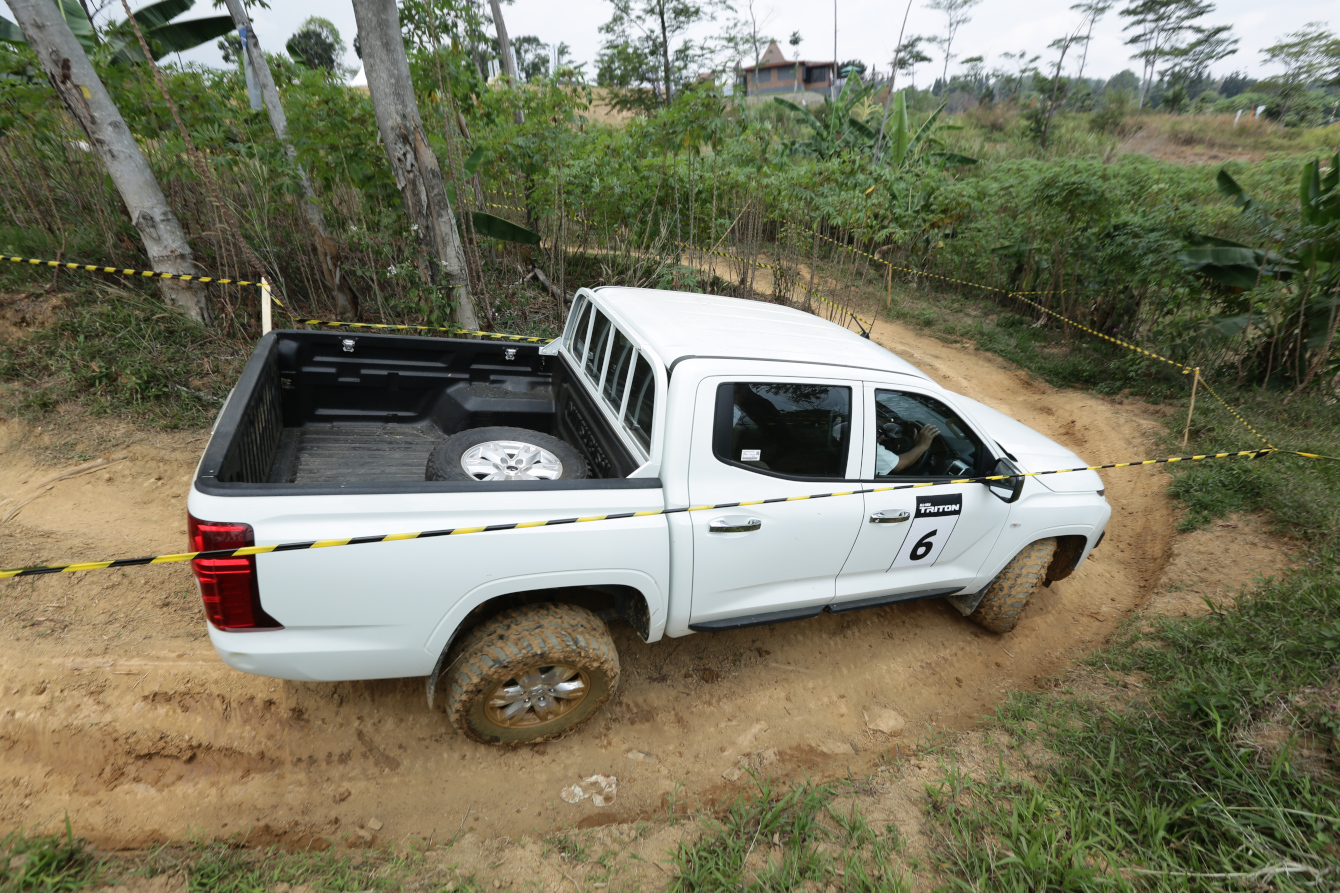Triton GLS 4x4 MT merilis tenaga 150 hp dengan torsi 330 Nm mulai 1.500 - 3.000 rpm