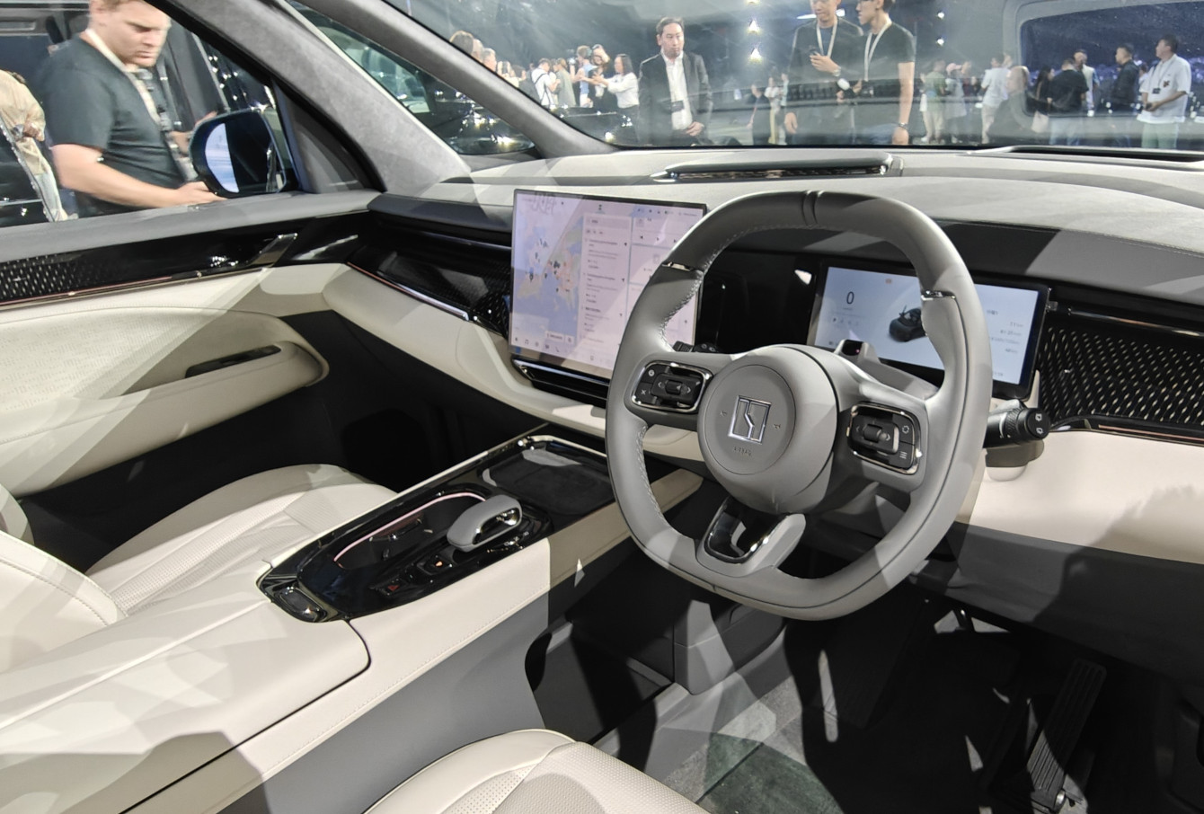 Kabin dan dasbor Zeekr RHD, kemewahan berpadu teknologi