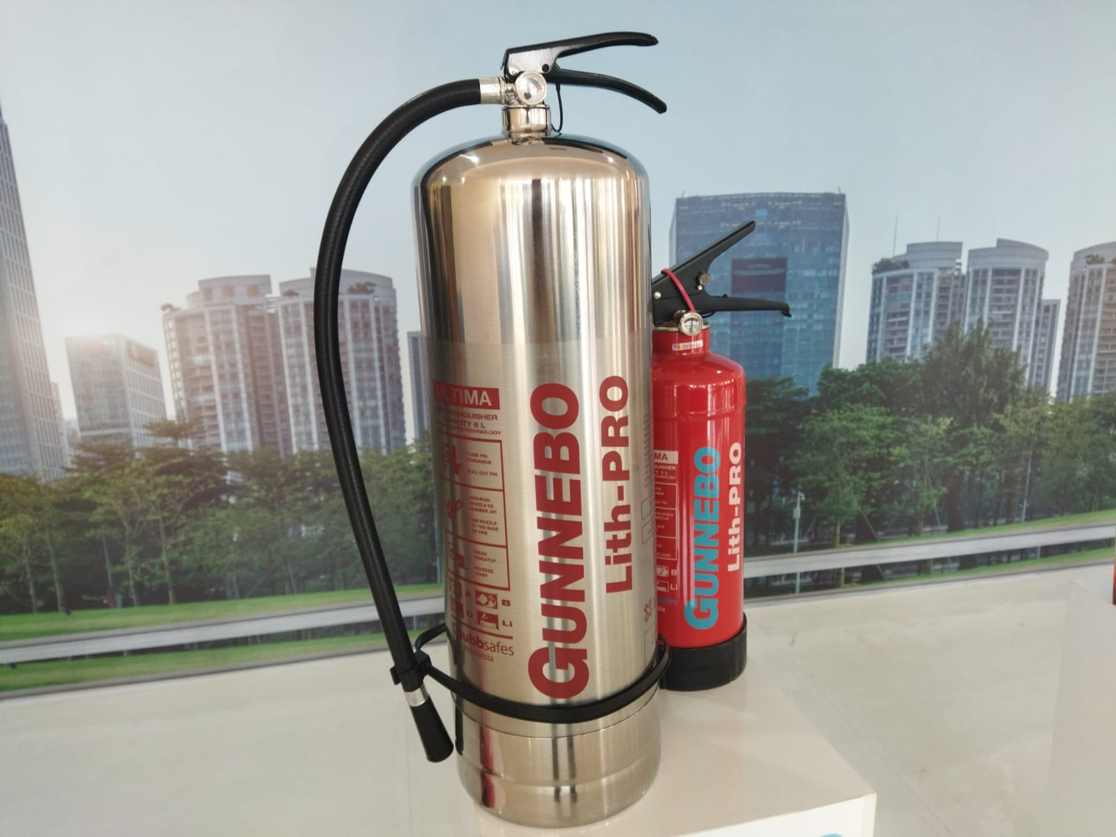 Gunnebo Fire Extinguisher Lith-PRO Meluncur, Siap Jinakkan Api Mobil dan Motor Listrik Gunnebo Fire Extinguisher Lith-PRO terdiri dari beberapa kemasan ukuran