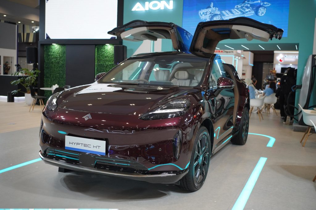 AION Y Plus dan Hyptec HT menggoda konsumen di Semarang