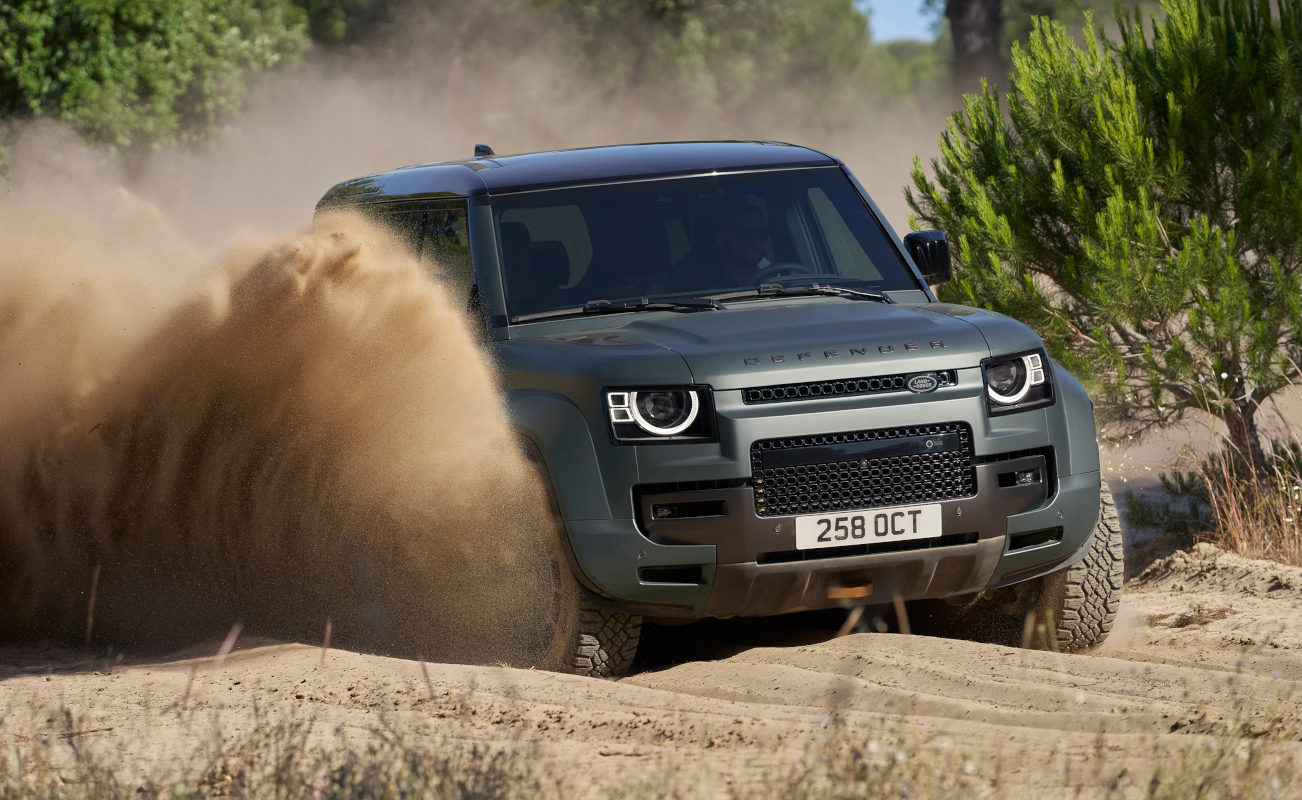 Spesifikasi Lengkap New Defender OCTA, Petualang Sejati Bermesin Hybrid Yang Makin Tangguh