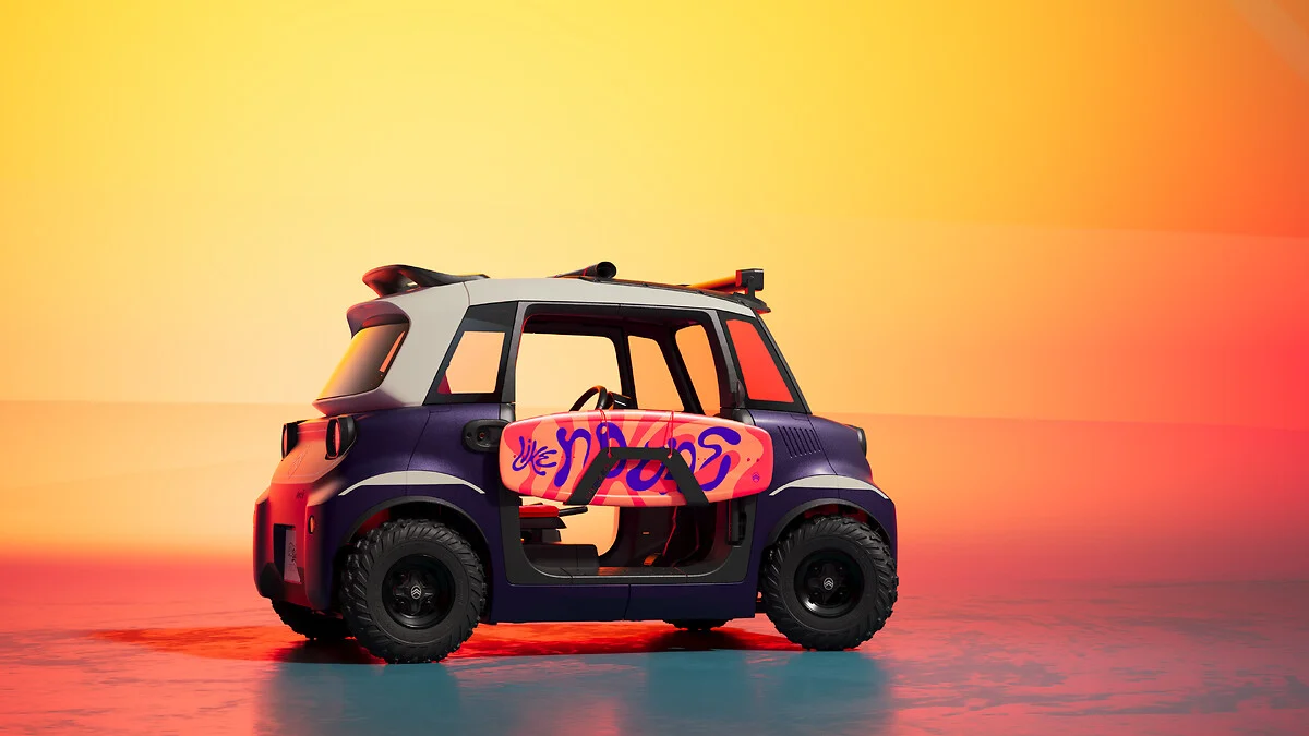 Citroen hadir dengan warna Midnight Blue dengan atap dan aksesori putih kontras