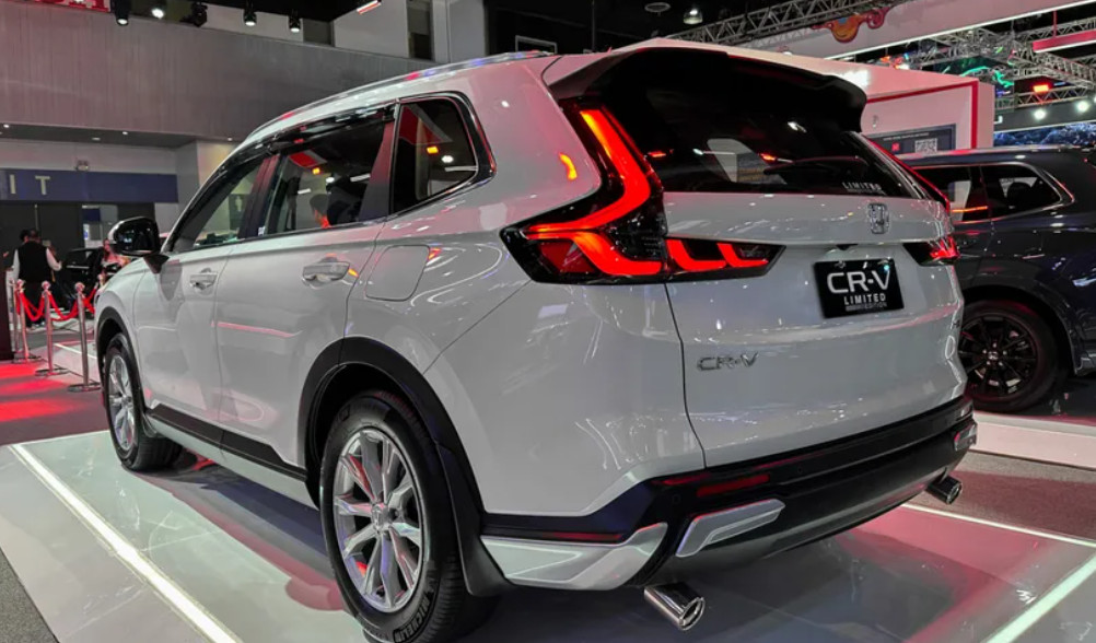 Referensi modifikasi Honda CR-V bagian samping dan roda 