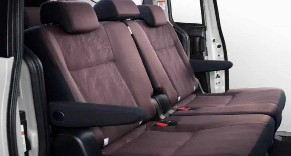 Pahami Jenis-jenis Sarung Jok Mobil, dan Cara Memilihnya cara membersihkan jok mobil kain