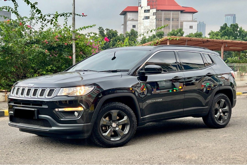 koleksi mobil Komeng