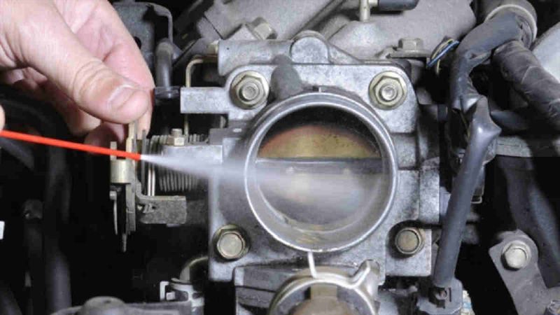 Cara menggunakan Cairan Throttle Body