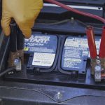 Aki Mobil Tiba-Tiba Mati? Begini Cara Aman Jumper Tanpa Ribet!