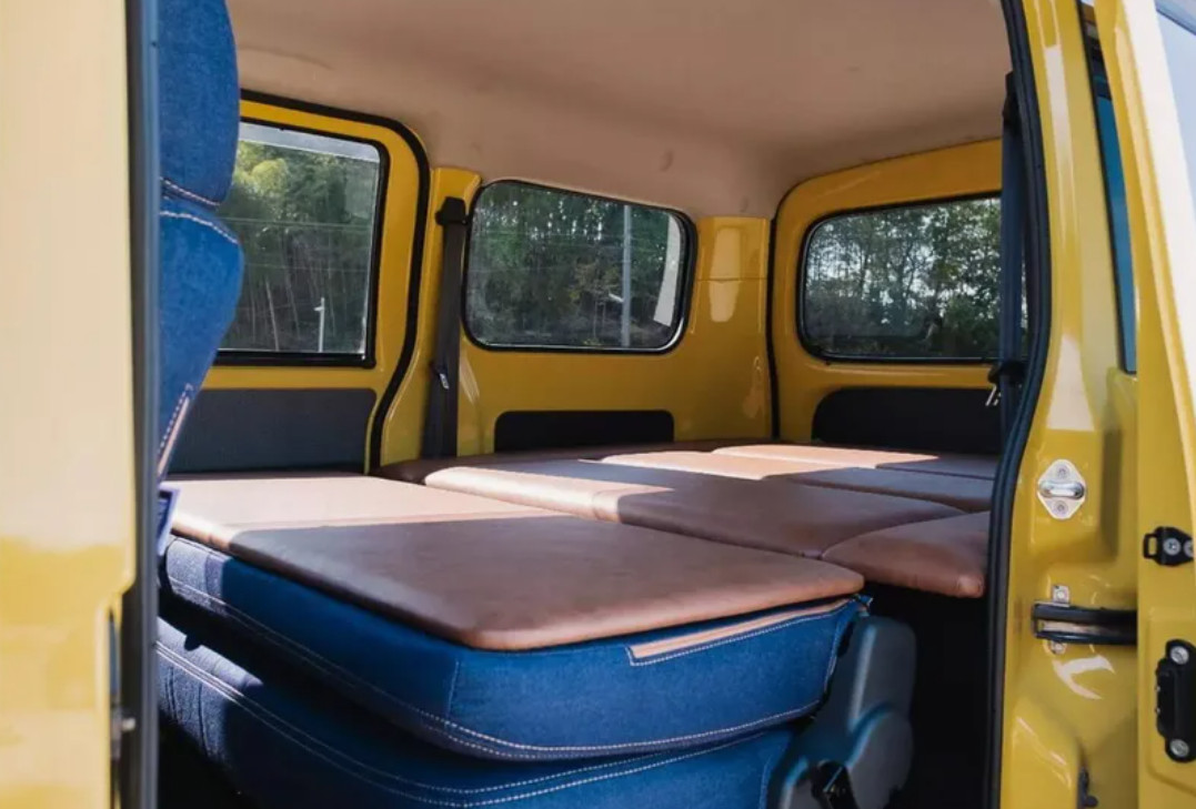 Referensi Modifikasi Daihatsu Gran Max Dari Saudara Kembarnya Area kabin dirombak siap camping