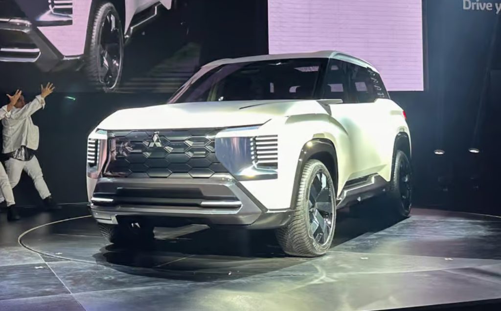 Wujud Asli Mitsubishi DST Concept Sang XForce 7-Seater