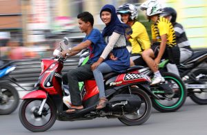 Info Terbaru Denda Tilang Tidak Pakai Helm di Jalan Raya