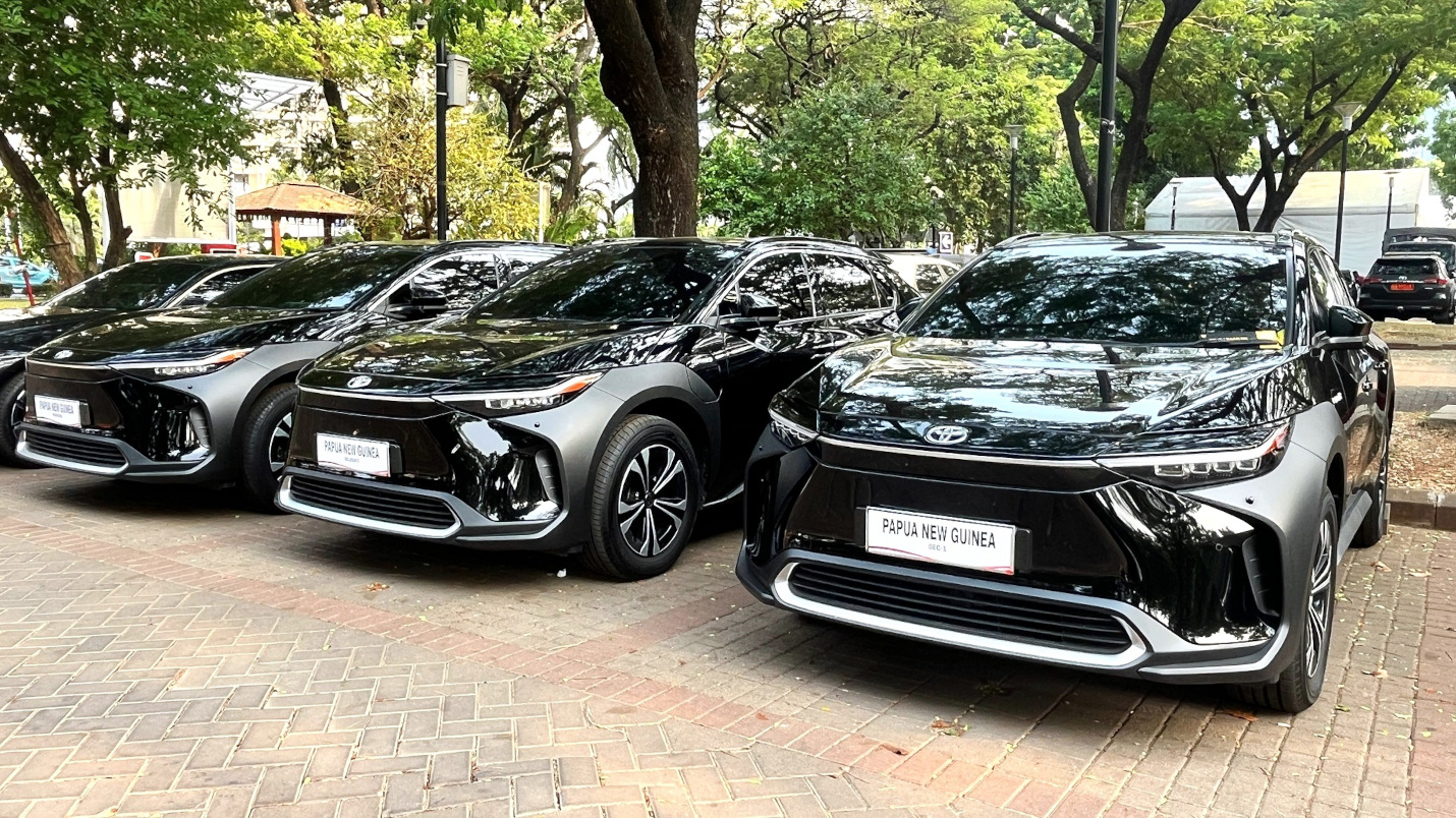 Toyota bZ4X Ikut Bertugas di Upacara Pelantikan Presiden dan Wakil Presiden Indonesia 2024-2029 Terakhir, 100 unit bZ4X mendukung Indonesia-Africa Forum di Bali pada 1-3 September 2024.