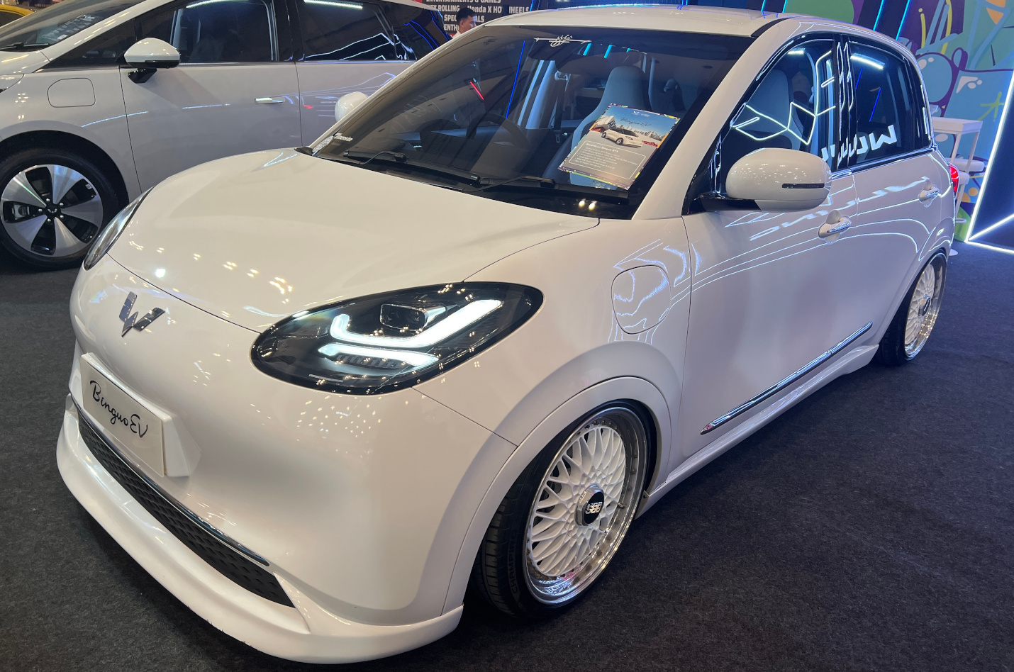 Modifikasi Wuling BinguoEV merunduk pakai airsus