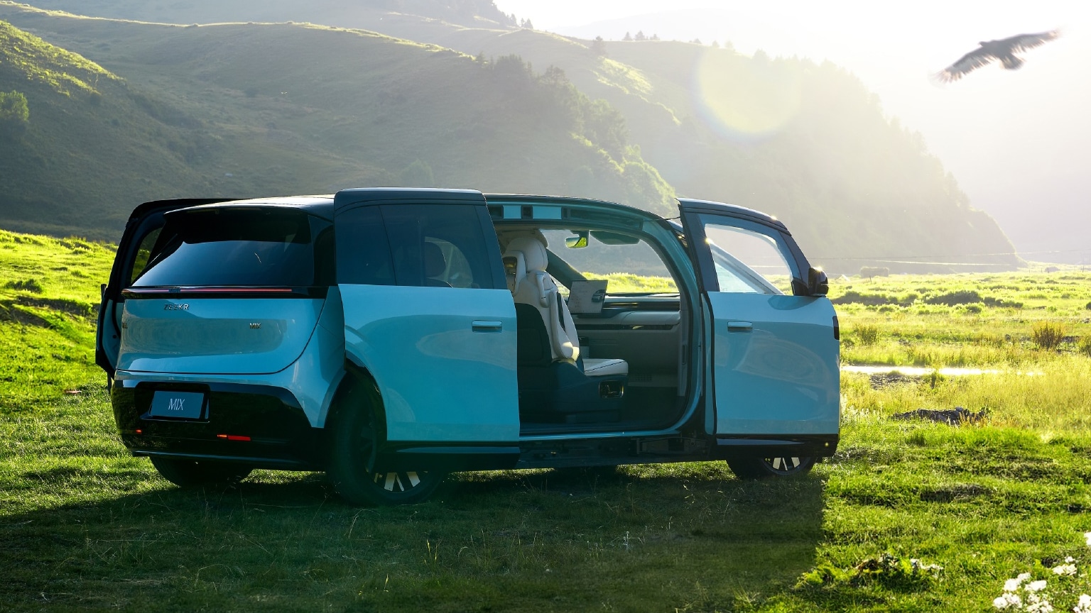 Jangkauan Zeekr Mix berdasarkan CLTC bisa  mencapai 556 km