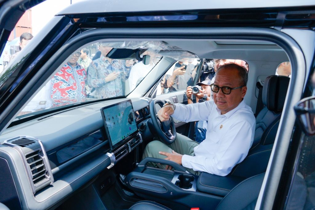 Menperin Agus Gumiwang di kabin J6 apresiasi langkah PT Chery Motor Indonesia ekspor Omoda 5 Turbo ke Vietnam