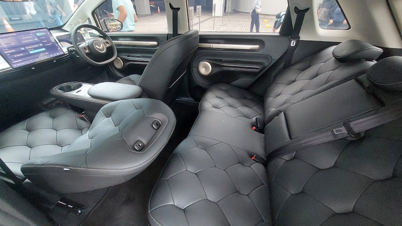 5 Alasan Wuling Cloud EV Cocok Jadi Mobil Keluarga Wuling Cloud EV