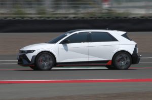 4 Faktor yang Membuat Hyundai Ioniq 5 N jadi Mobil Listrik Revolusioner