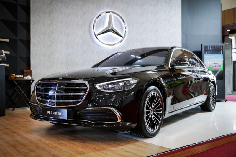 Mercedes-Benz mejeng di GJAW 2024