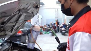 Perbedaan Tune Up dan Gurah Mesin Mobil, Mana yang Lebih Penting?
