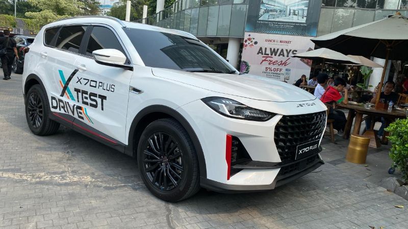 Harga Jetour X70