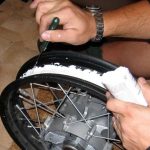 Tips Pasang Ban Tubeless di Velg Jari-Jari, Praktis dan Mudah Dilakukan - Tuwaga