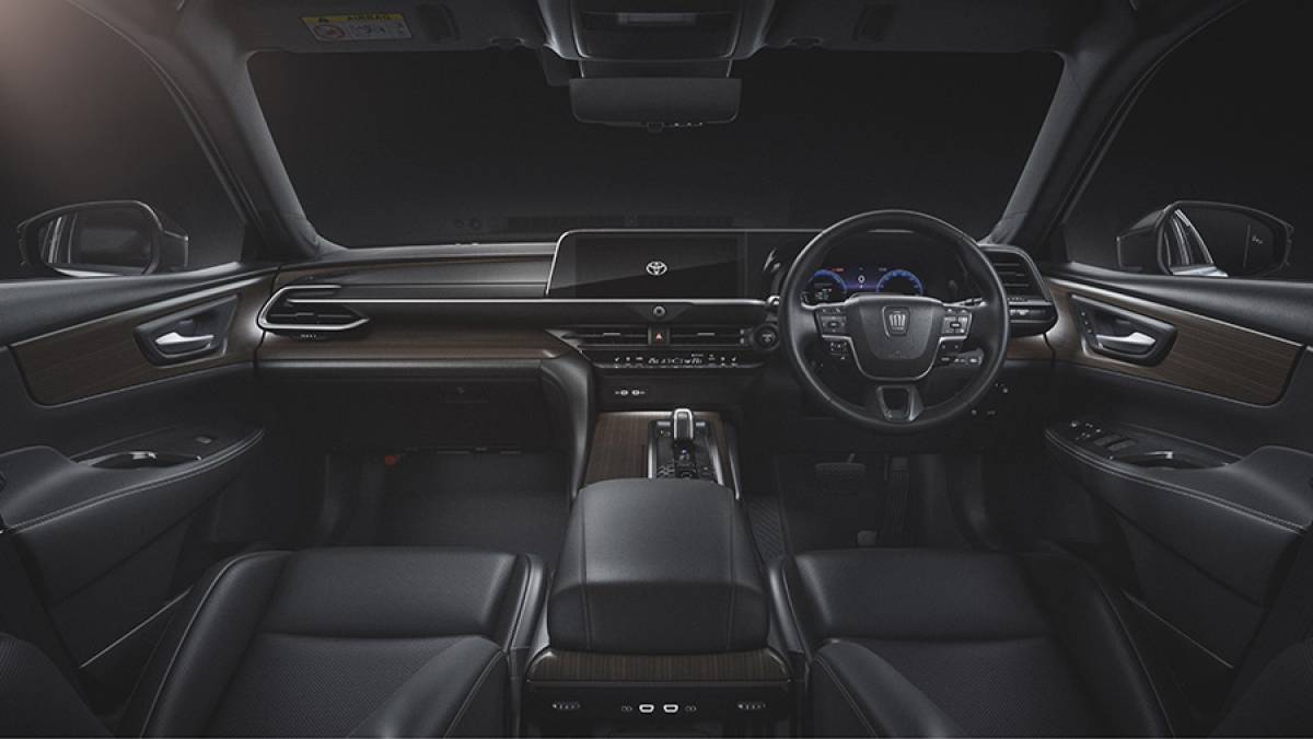 Interior Toyota Crown HEV